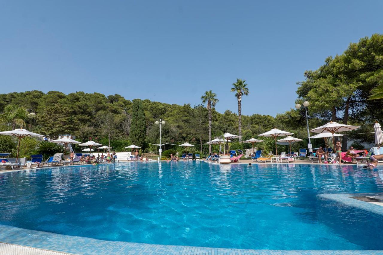 Hotel Santa Lucia サンタ・チェザーレア・テルメ エクステリア 写真