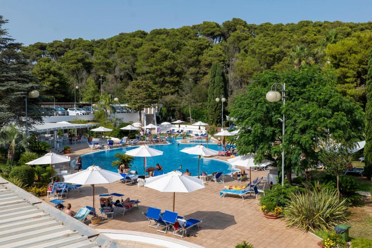 Hotel Santa Lucia サンタ・チェザーレア・テルメ エクステリア 写真