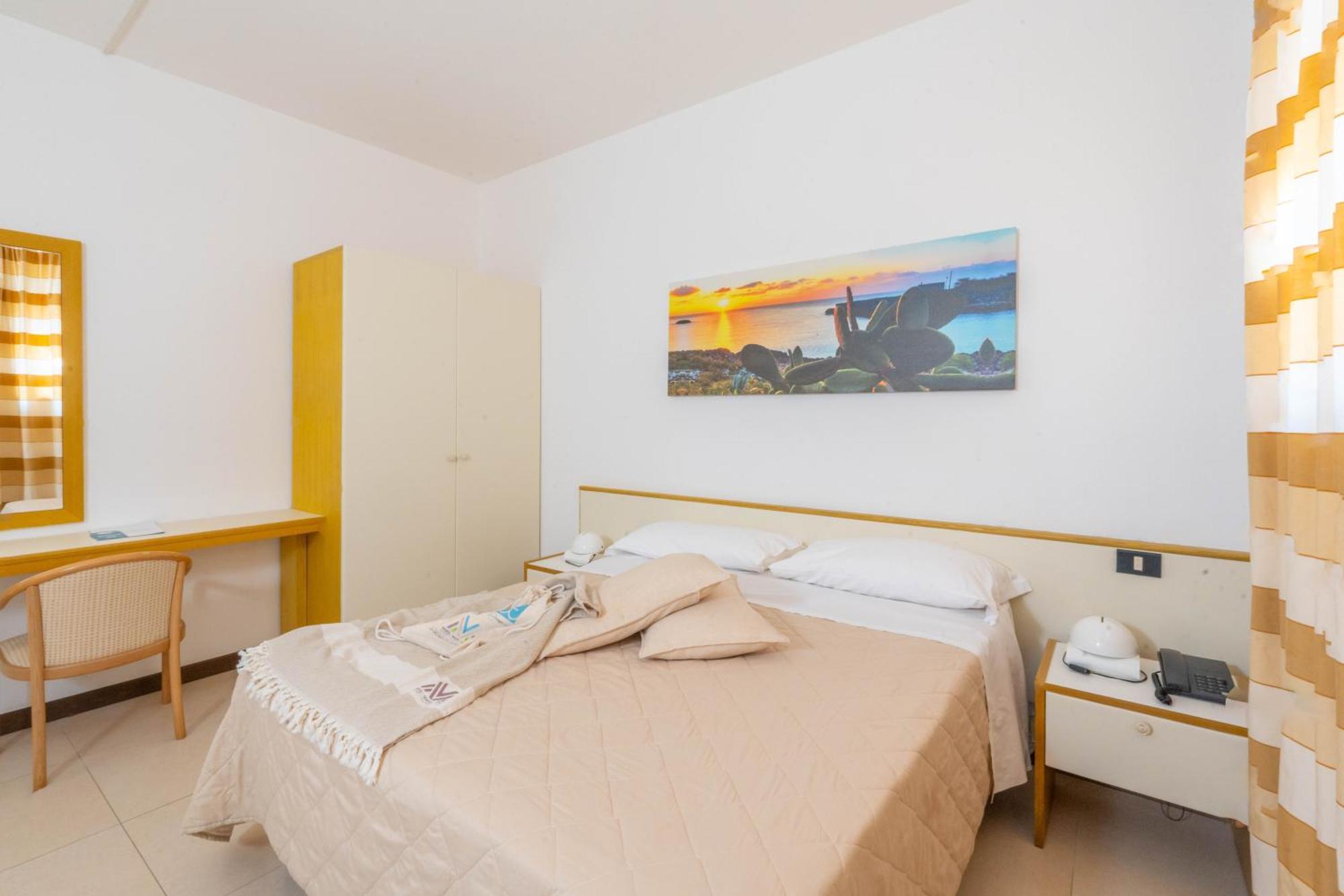 Hotel Santa Lucia サンタ・チェザーレア・テルメ エクステリア 写真